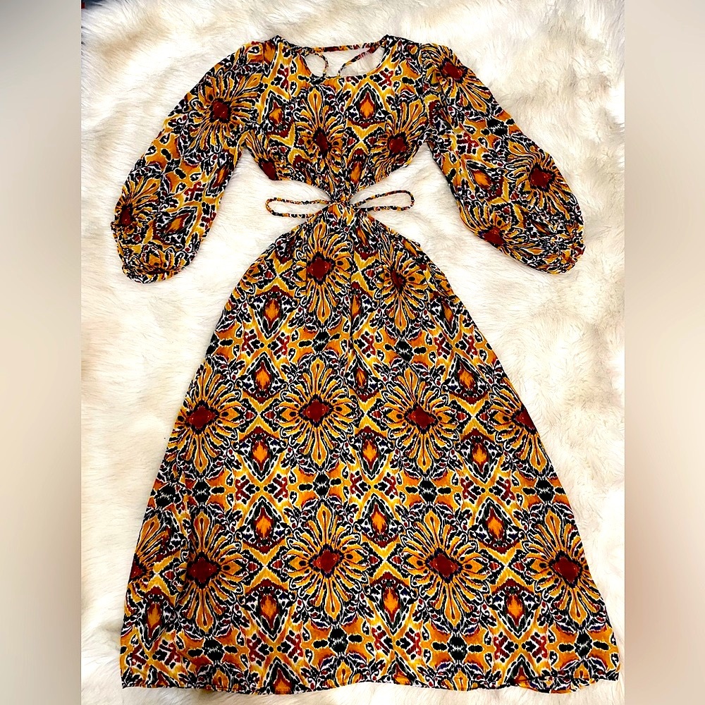Zara Print Flowy Cut Out Long Sleeve Maxi Dress size Medium